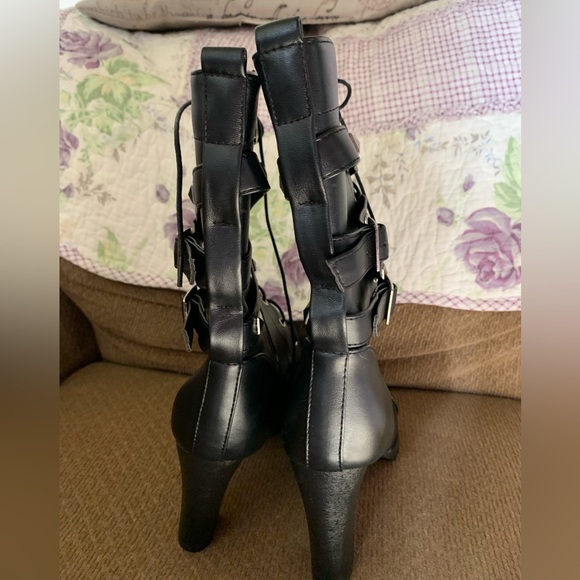 Boots - Picture 3 of 3